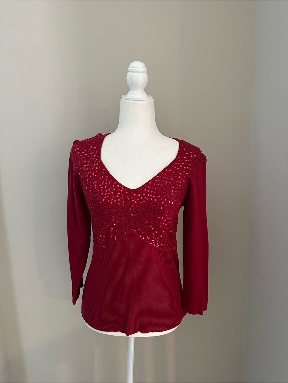 Willi Smith Red Sequin V-Neck Long Sleeve Top